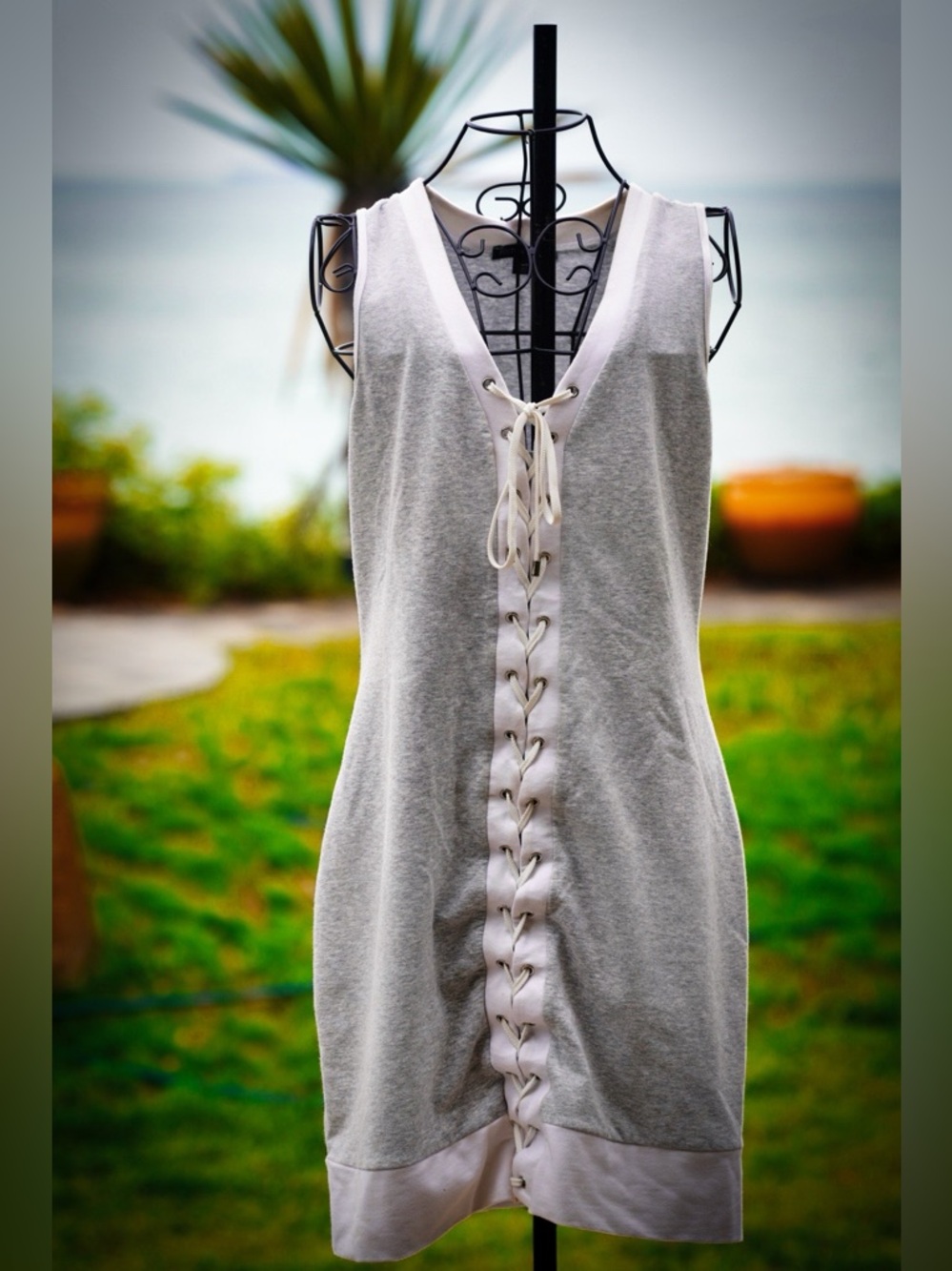 Boston Proper Gray & White Lace-Up Front Sleeveless Tunic Dress - Medium